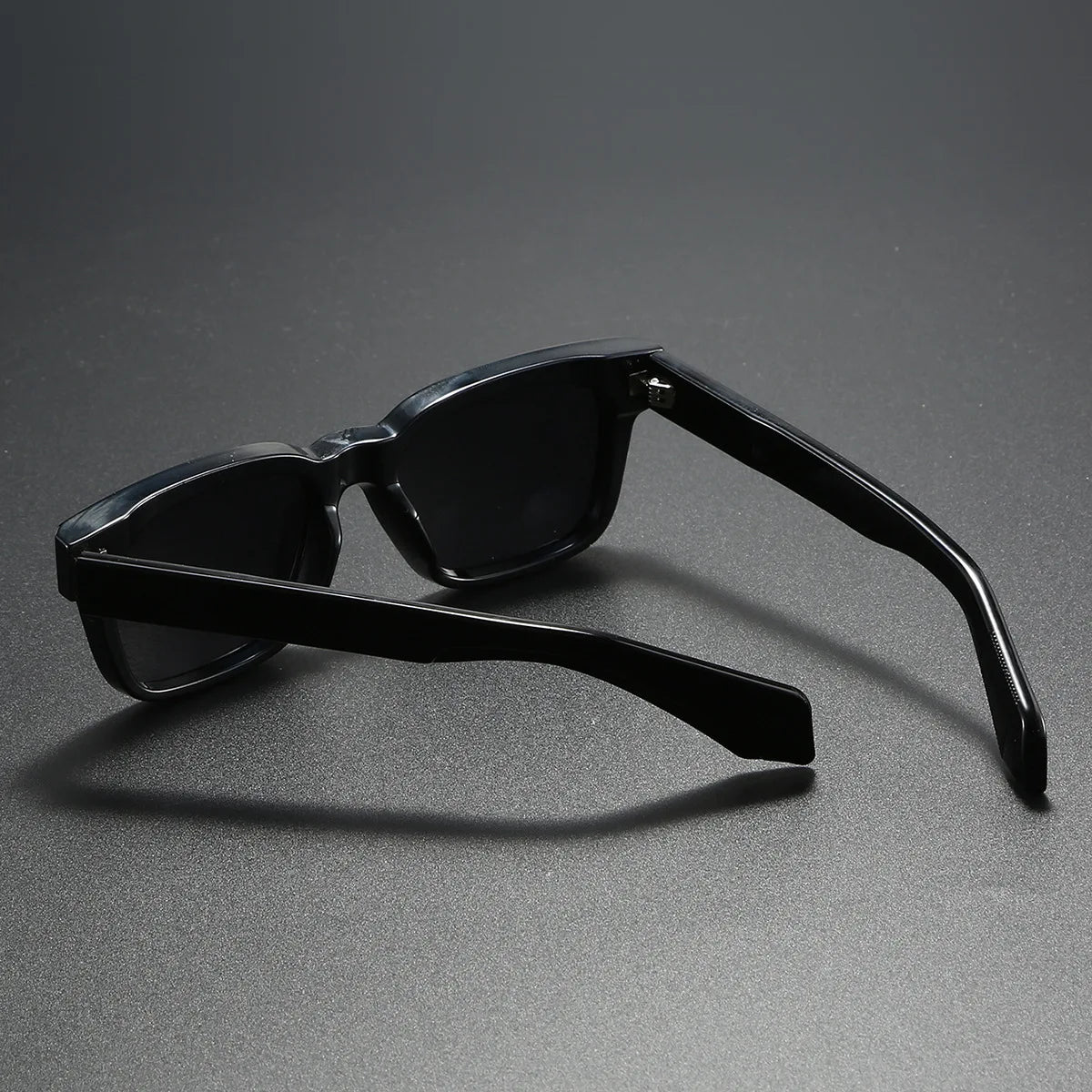 MONTERRI RETRO SQUARE SUNGLASSES