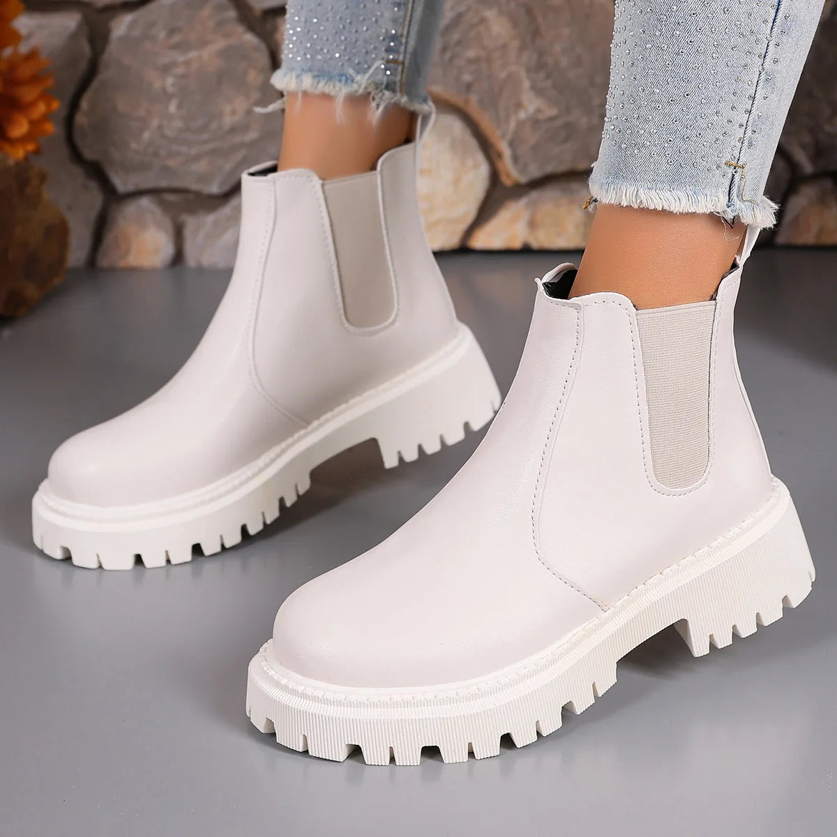 Elvaria Chunky Chelsea Boots - Women's Platform Ankle Boots