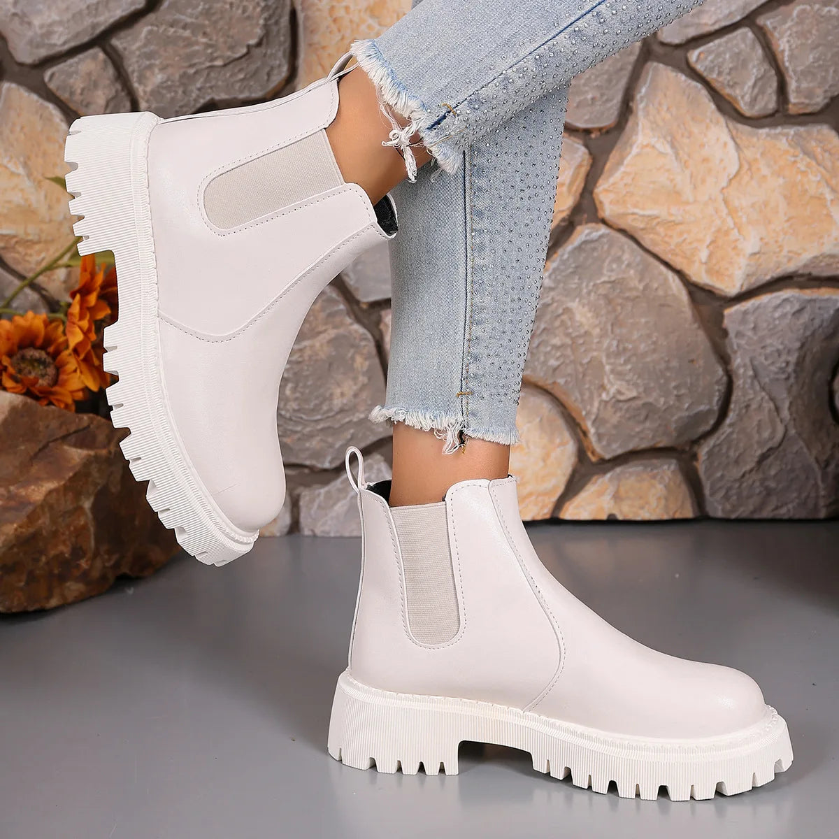 Elvaria Chunky Chelsea Boots - Women's Platform Ankle Boots