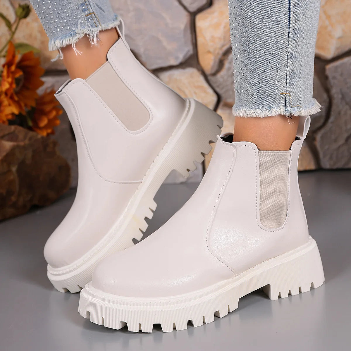 Elvaria Chunky Chelsea Boots - Women's Platform Ankle Boots